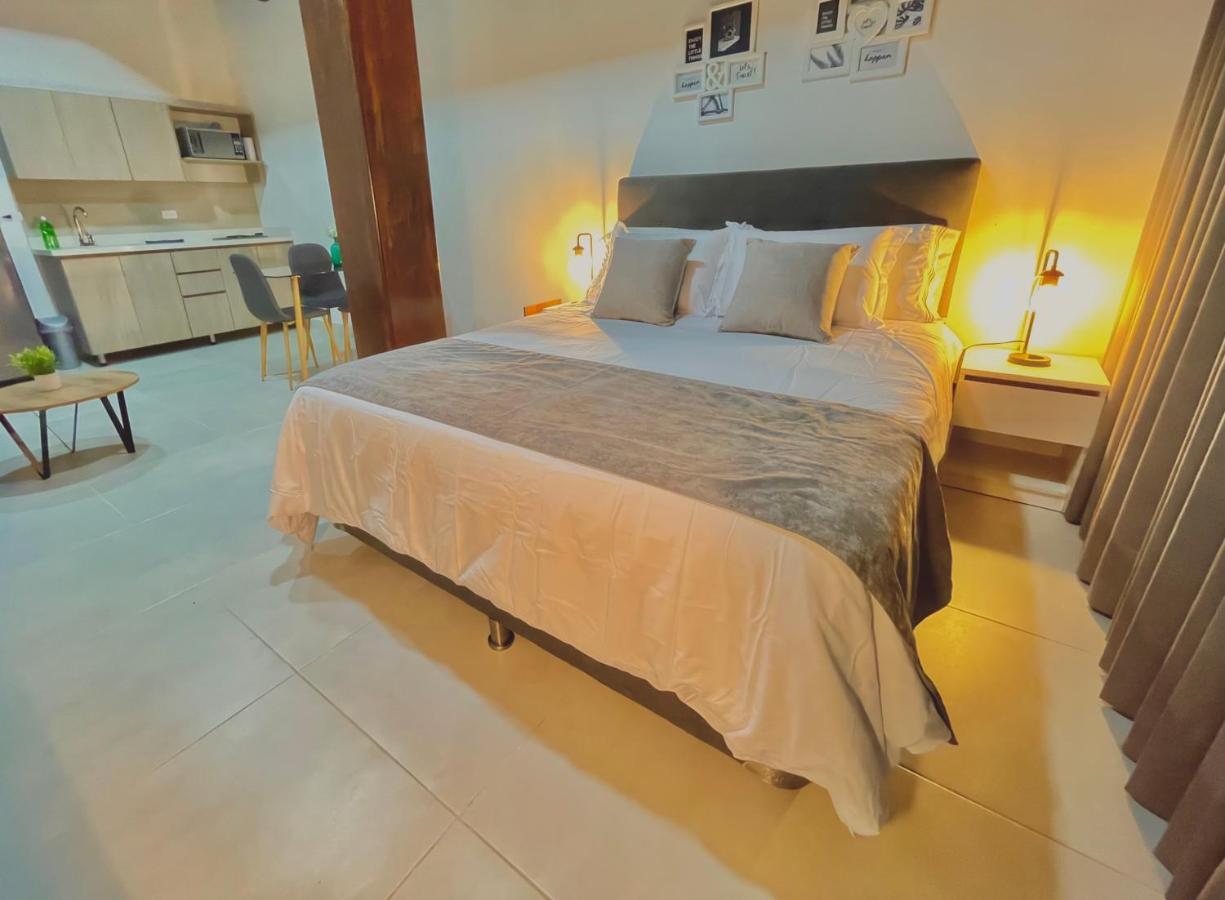 Apartamento En Laurels Medellín Exterior foto